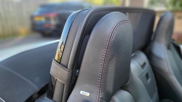 Mazda Windscherm Mazda MX5 ND rood Mazda Windscherm Mazda MX5 ND rood