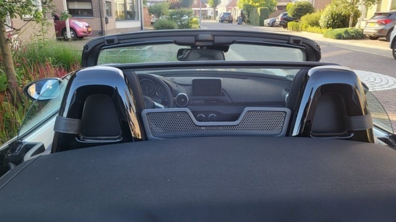 Mazda Windscherm Mazda MX5 ND rood Mazda Windscherm Mazda MX5 ND rood