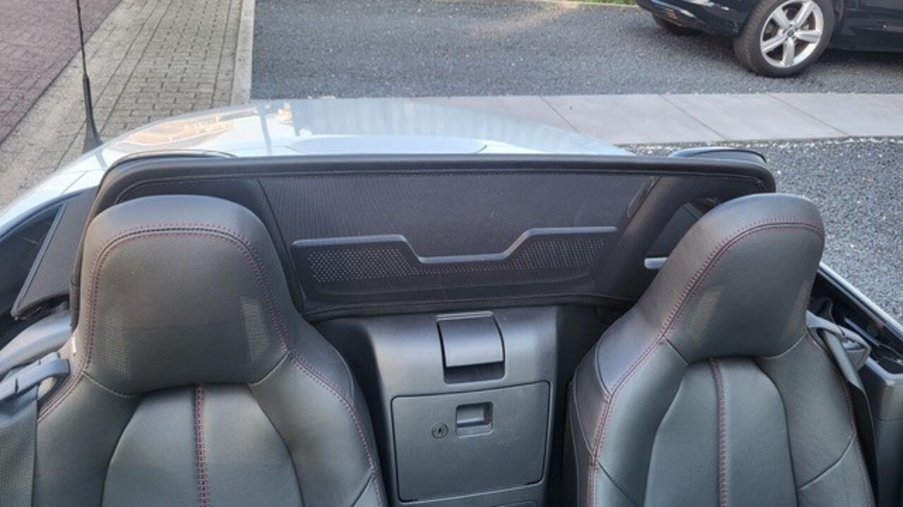 Mazda Windscherm Mazda MX5 ND rood Mazda Windscherm Mazda MX5 ND rood