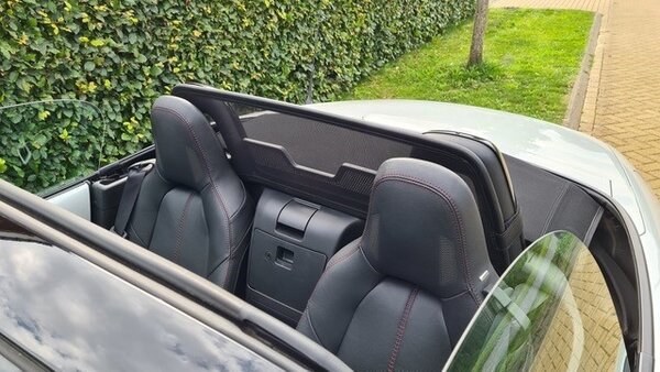 Mazda Windscherm Mazda MX5 ND rood Mazda Windscherm Mazda MX5 ND rood