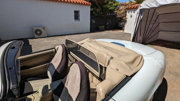 Jaguar Jaguar XK8 windscherm beige