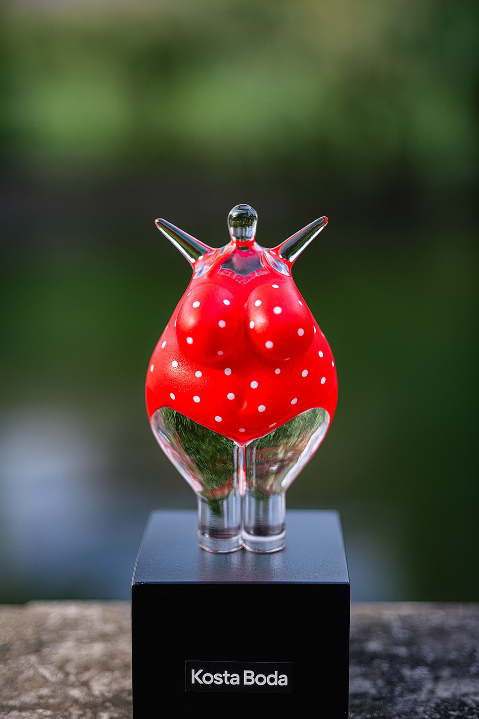 Kjell Engman Kosta Boda 'Happy Dip Red' – Limited Art Crystal by Kjell Engman