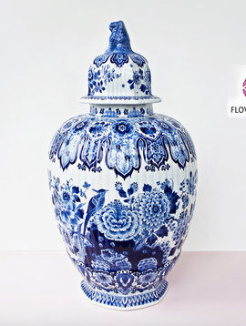 Delft Blue vase with lid