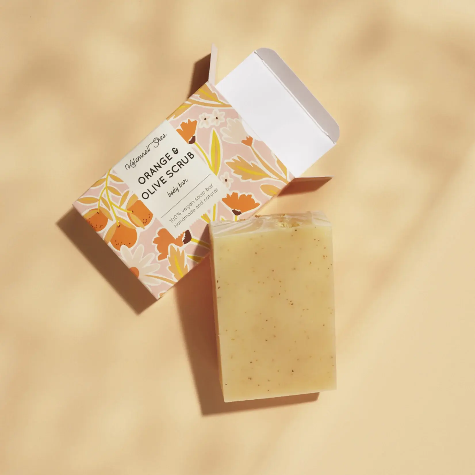 Helemaal Shea Orange & olive scrubzeep - zacht velletje