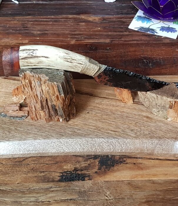Arthur knives and more Handmade knifeThe forest warrior
