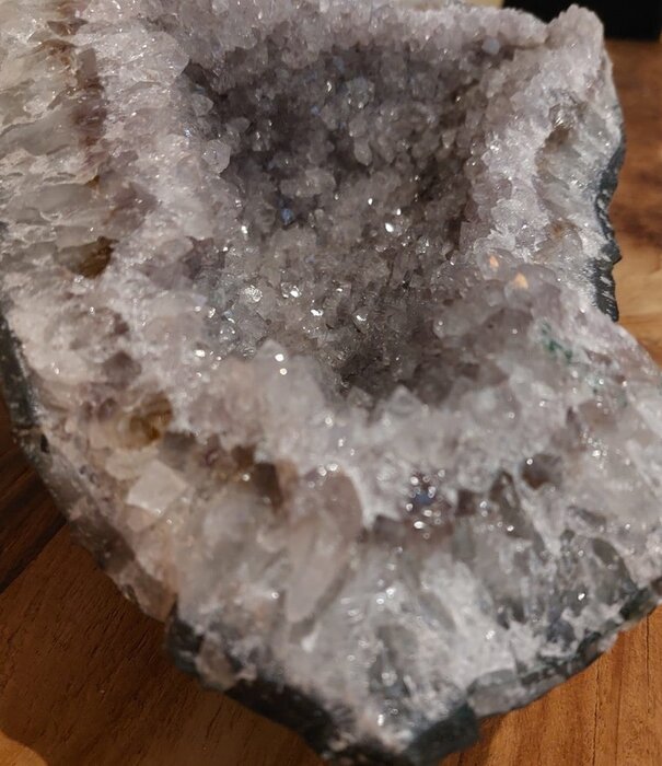 kristal Amethist roze geode 33x19x18 (7,2kg)