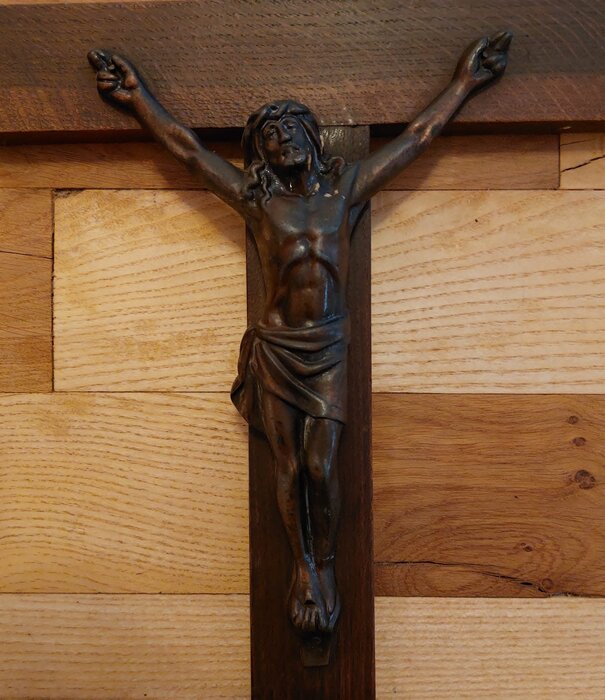 kruisbeeld antiek Jezus 50 cm x 33 cm