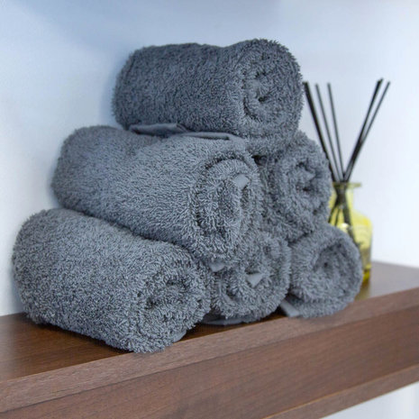 Guest manicure towel 450gsm 30x50cms Spatreatments