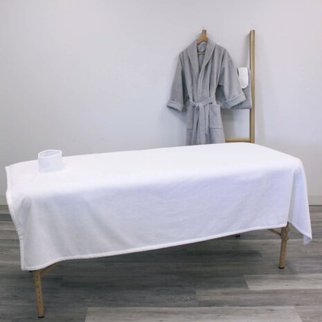 BC Softwear Surpremesoft XL treatment towel without head hole 150x220cms BC Softwear Surpremesoft XL treatment towel without head hole 150x220cms