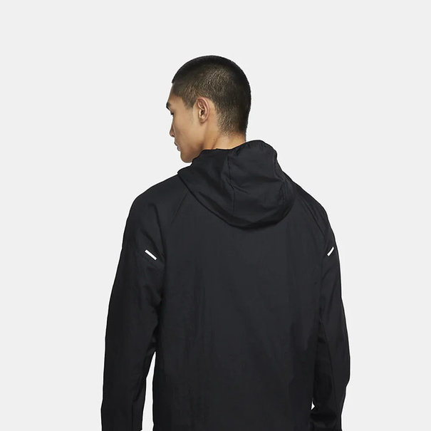 NIKE Essential Jack