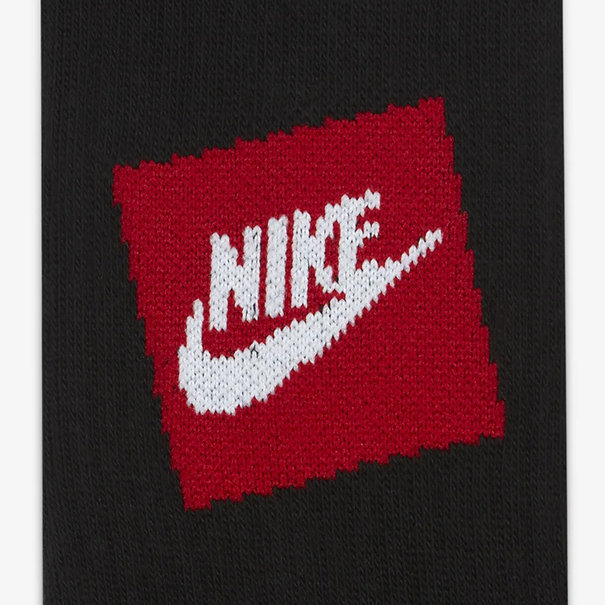 NIKE Everyday essential