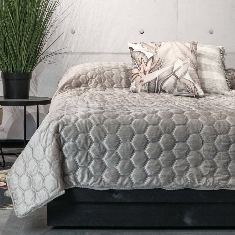 Bedsprei Peggy light grey