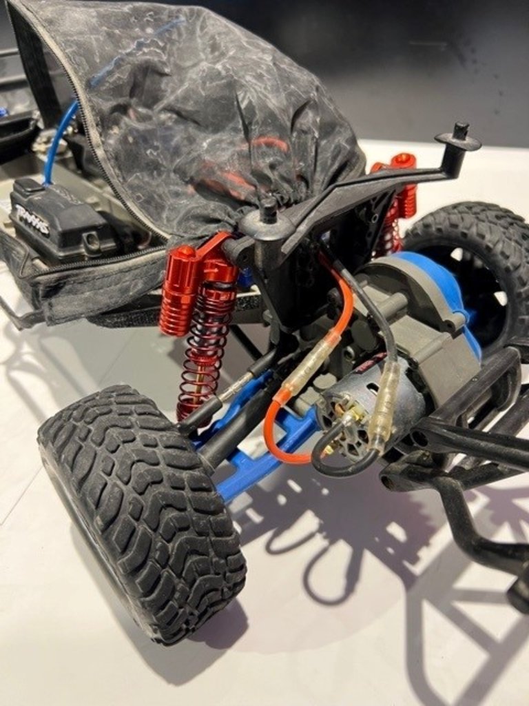 Traxxas Slash occasion met custom body 