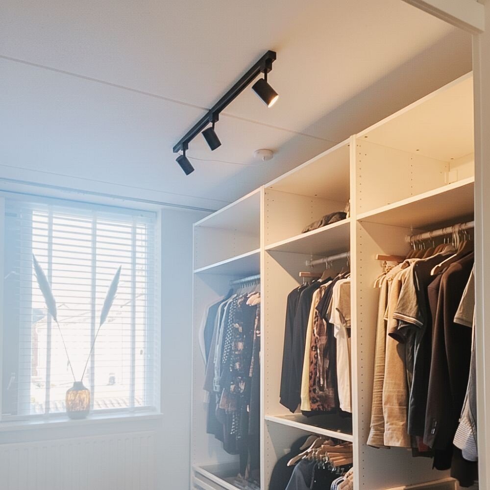 Qub Focus III - Éclairage sur rail à 1 phase - GU10 – 100cm – forme de I - 3 spots - Système de rails - Noir Qub Focus III - Éclairage sur rail à 1 phase - GU10 – 100cm – forme de I - 3 spots - Système de rails - Noir