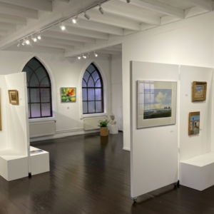 Verlichting die kunst tot leven brengt: Qub in Kunstruimte De Smederij