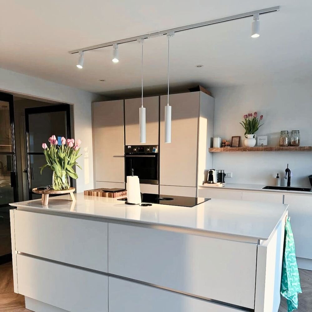 Starter Kit for 1-Phase Track Lighting – 2 Meters – White