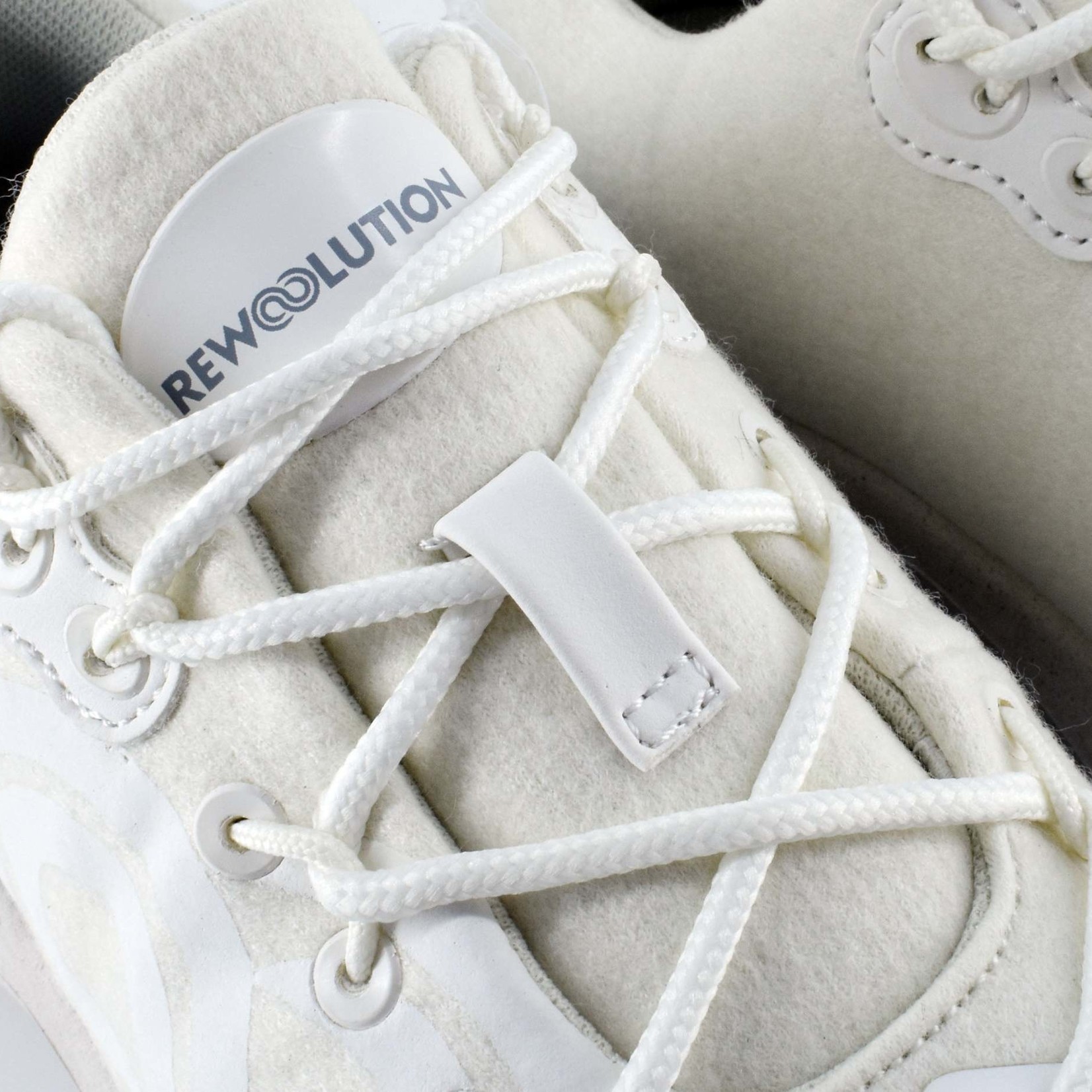 Rewoolution Rewoolution Woolflyer Off White | Thermo regulating and breathable sneaker in Merino wool