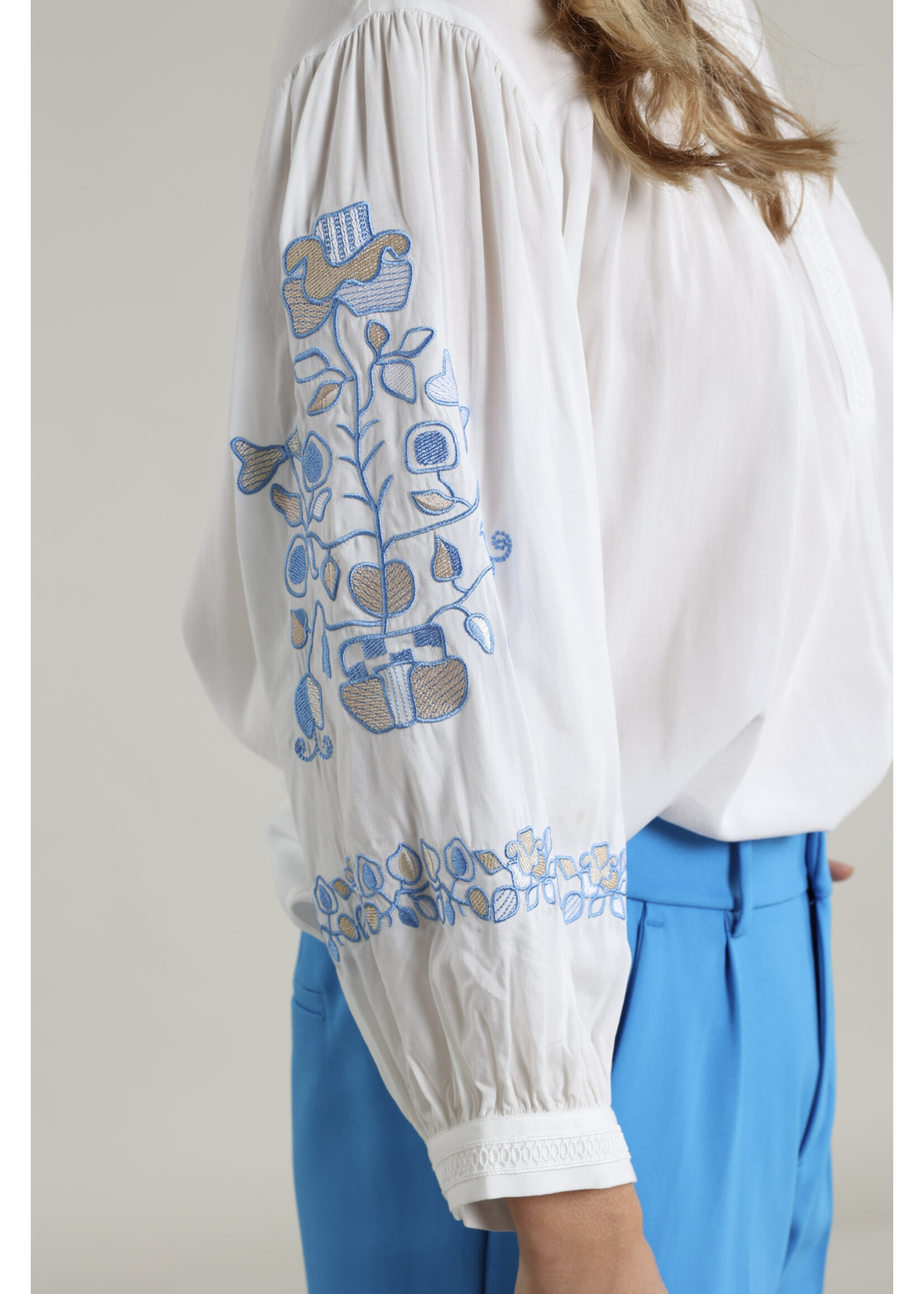 Nukus Nukus,. Linda Blouse Embroidery White, Size: