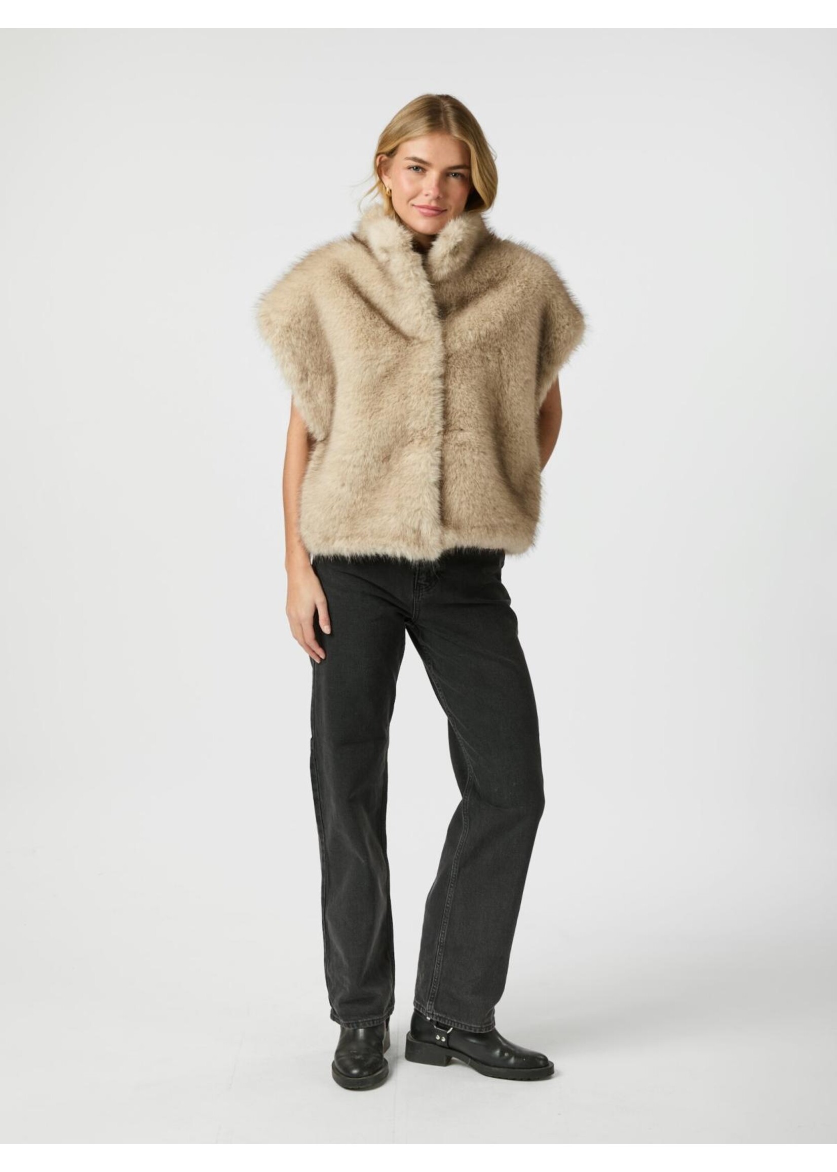 Neo Noir, Kevini Faux Fur Vest, Size: