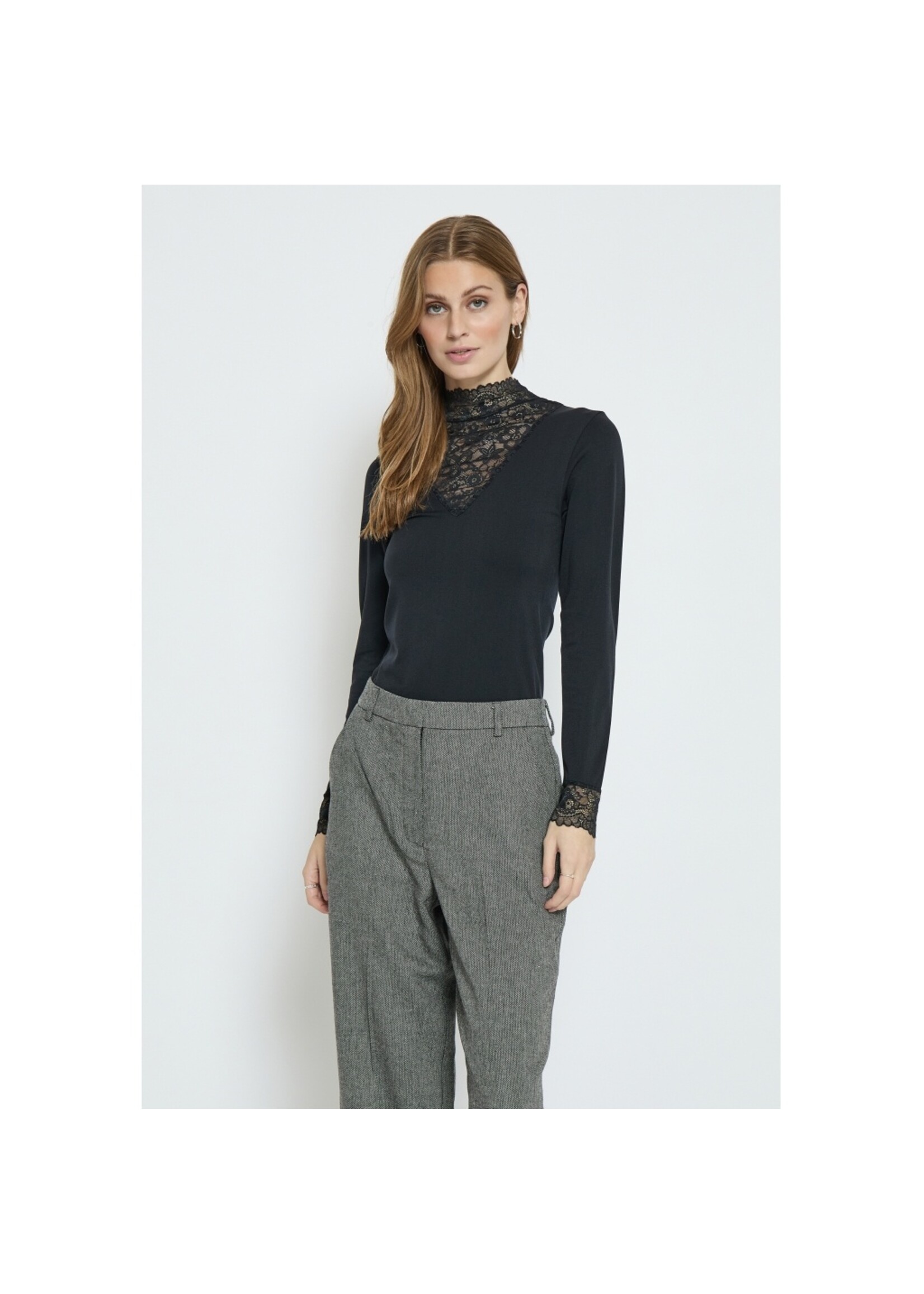 Minus Minus, MSVanessa V-cut Blouse, Black, Size: