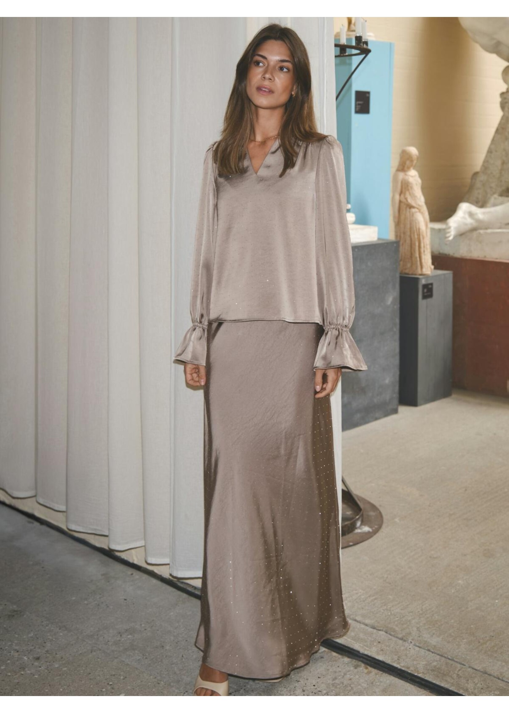 Neo Noir Neo Noir, Amara Heavy Sateen Bedaz Blouse , Dark Taupe, Size: