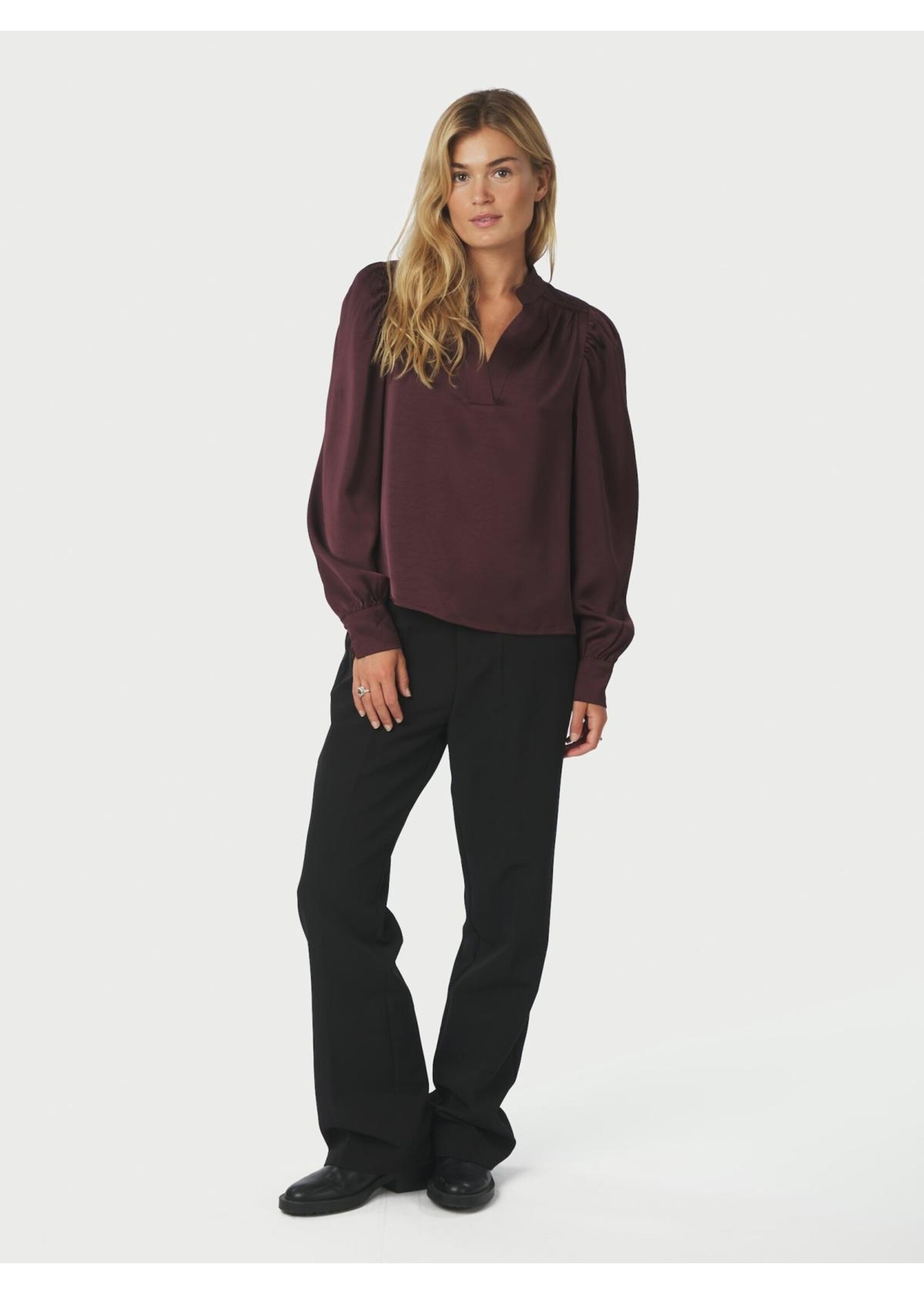Neo Noir Neo Noir, Rosslyn Heavy Sateen Blouse, Burgundy, Size: