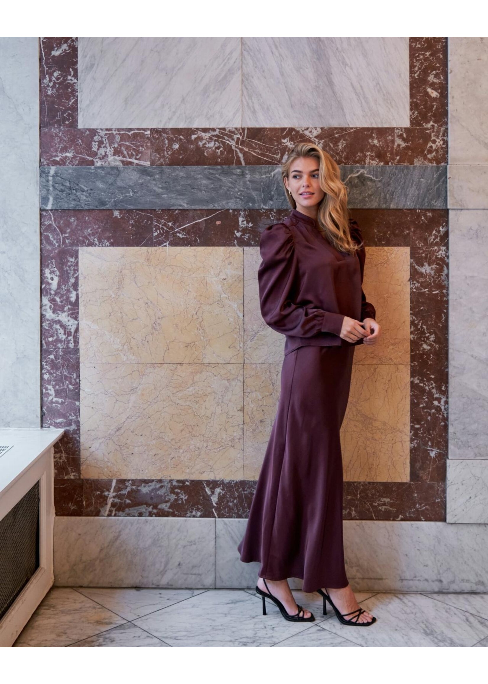 Neo Noir Neo Noir, Rosslyn Heavy Sateen Blouse, Burgundy, Size: