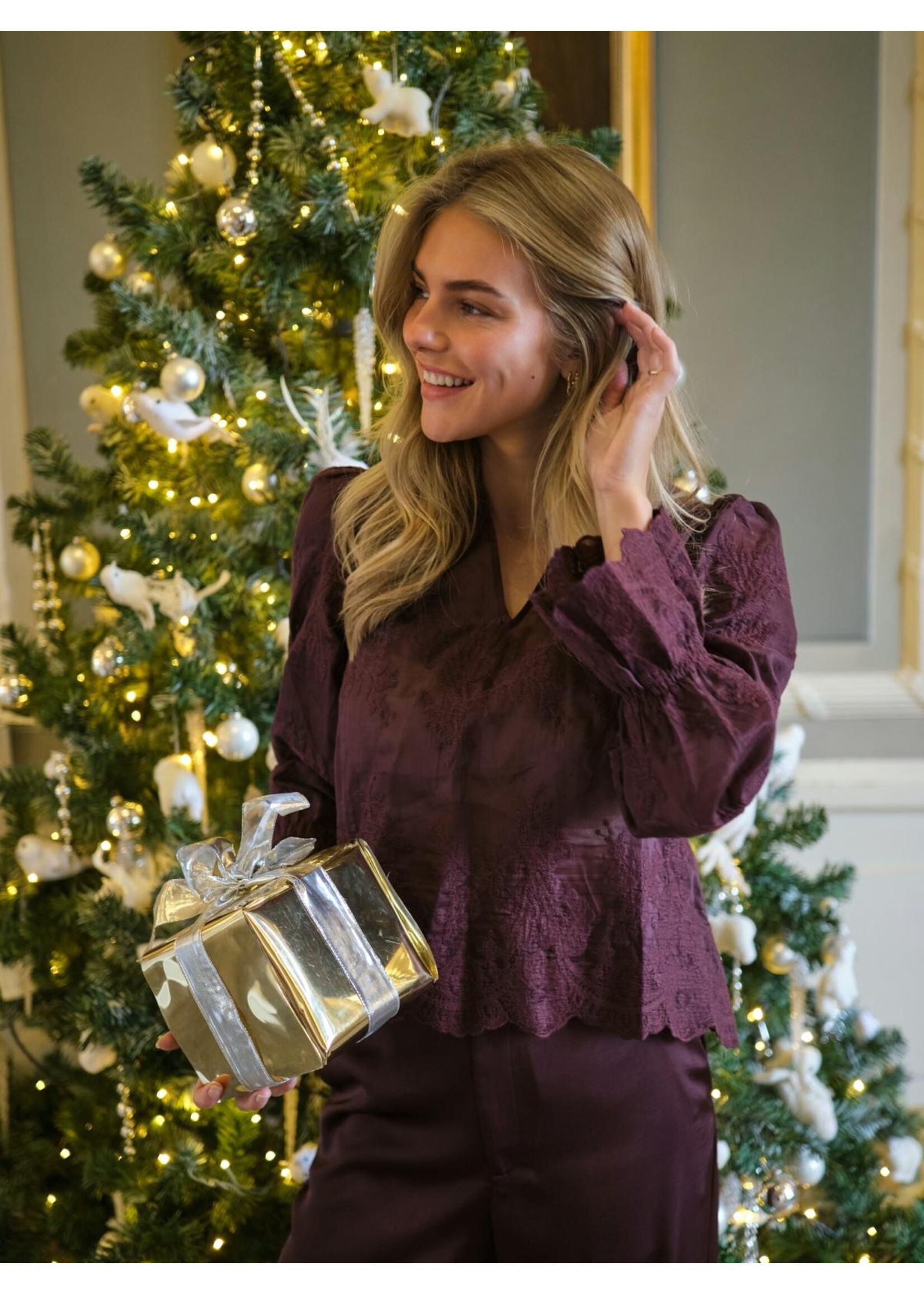 Neo Noir Neo Noir, Amara Big Embroidery Blouse, Burgundy, Size: