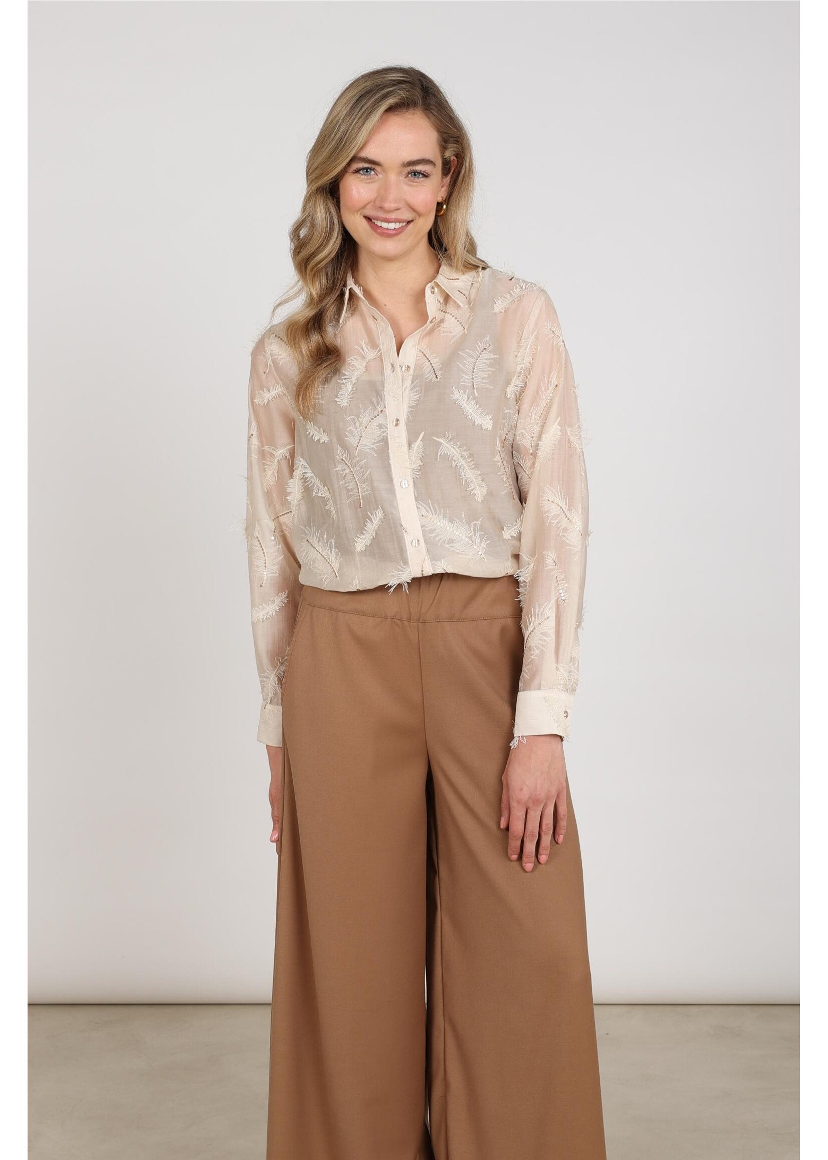 Nukus Nukus, Aysha Blouse Feathers, Sand, Size: