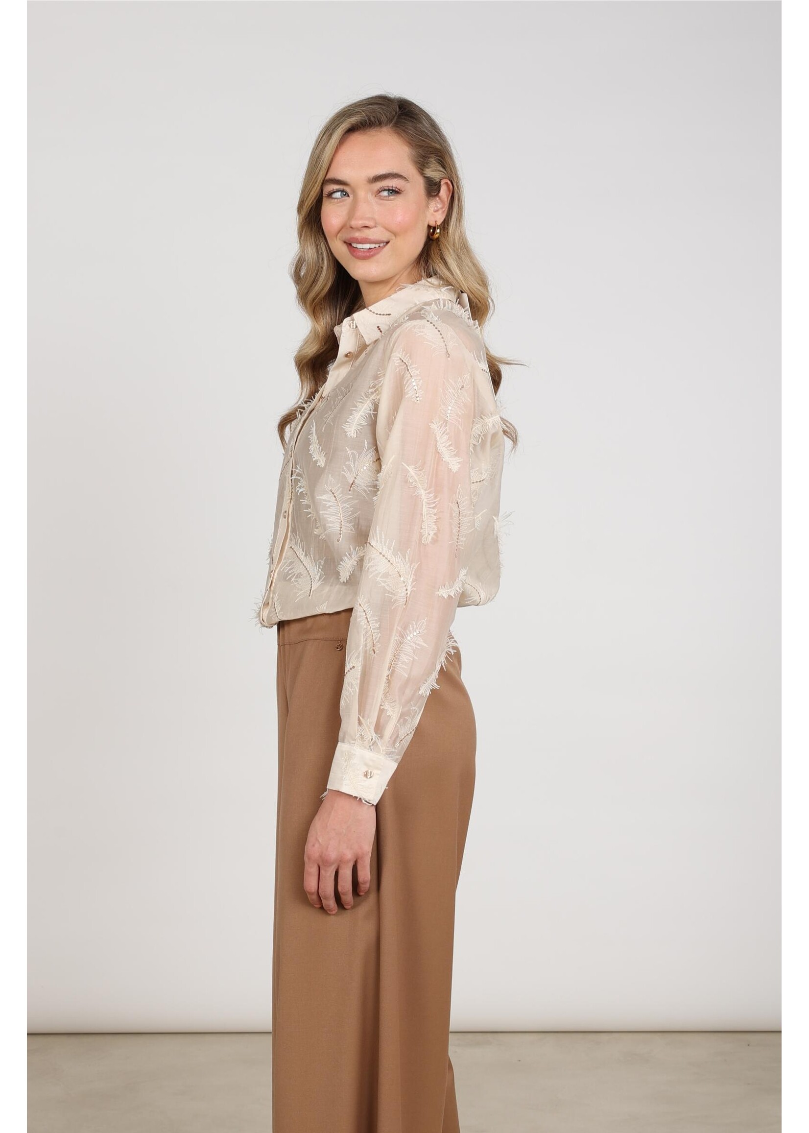 Nukus Nukus, Aysha Blouse Feathers, Sand, Size: