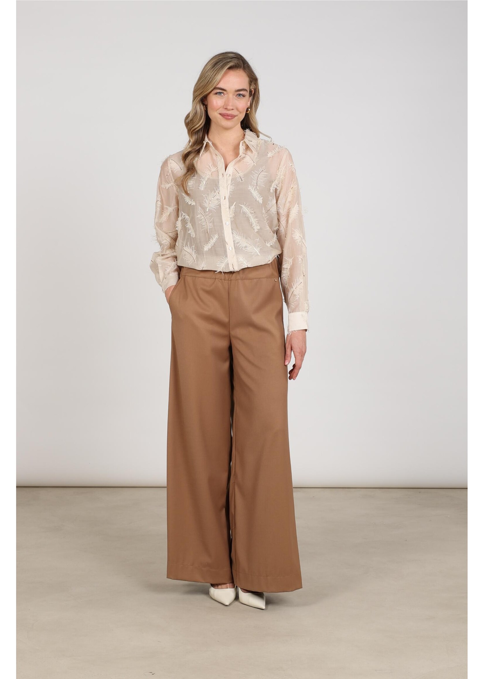 Nukus Nukus, Aysha Blouse Feathers, Sand, Size: