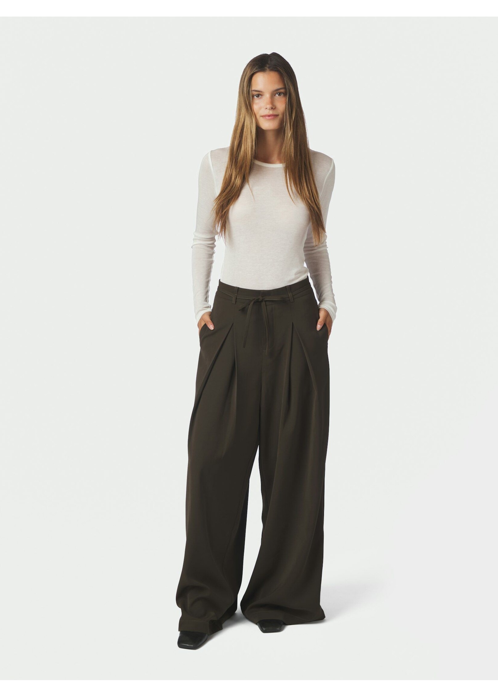 Neo Noir Neo Noir, Eddina Woven Pants, Dark Brown, Size: