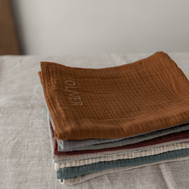 PETIT  NUTS ABOUT ALMOND