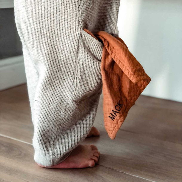 CUDDLE NUTS ABOUT ALMOND