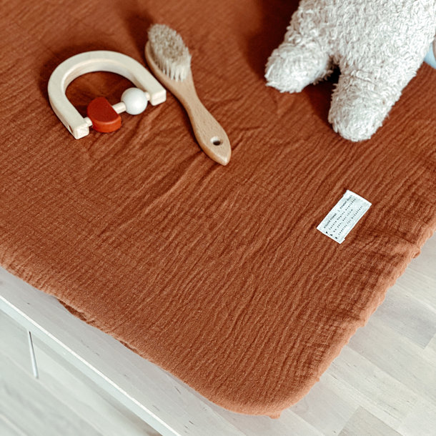 SOFT CHANGING COVER - NUTS ABOUT ALMOND