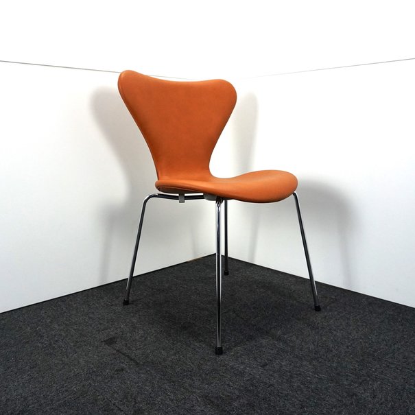 Fritz Hansen Fritz Hansen Series 7 Stuhl  | Vollpolsterung  Leder |  Essential Walnuss  | Design Stuhl