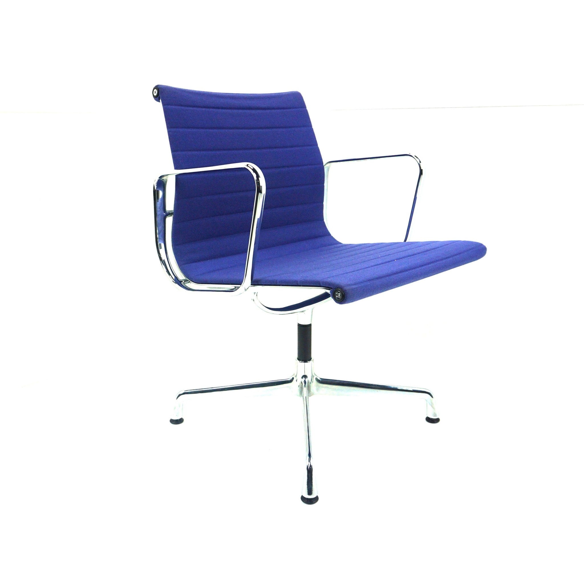 Vitra Bürodrehstuhl - Sitzpolster blau mit Netz-Rückenlehne