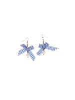 Wilbers & Wilbers Oorbellen Dirndl parel met geruit strikje blauw