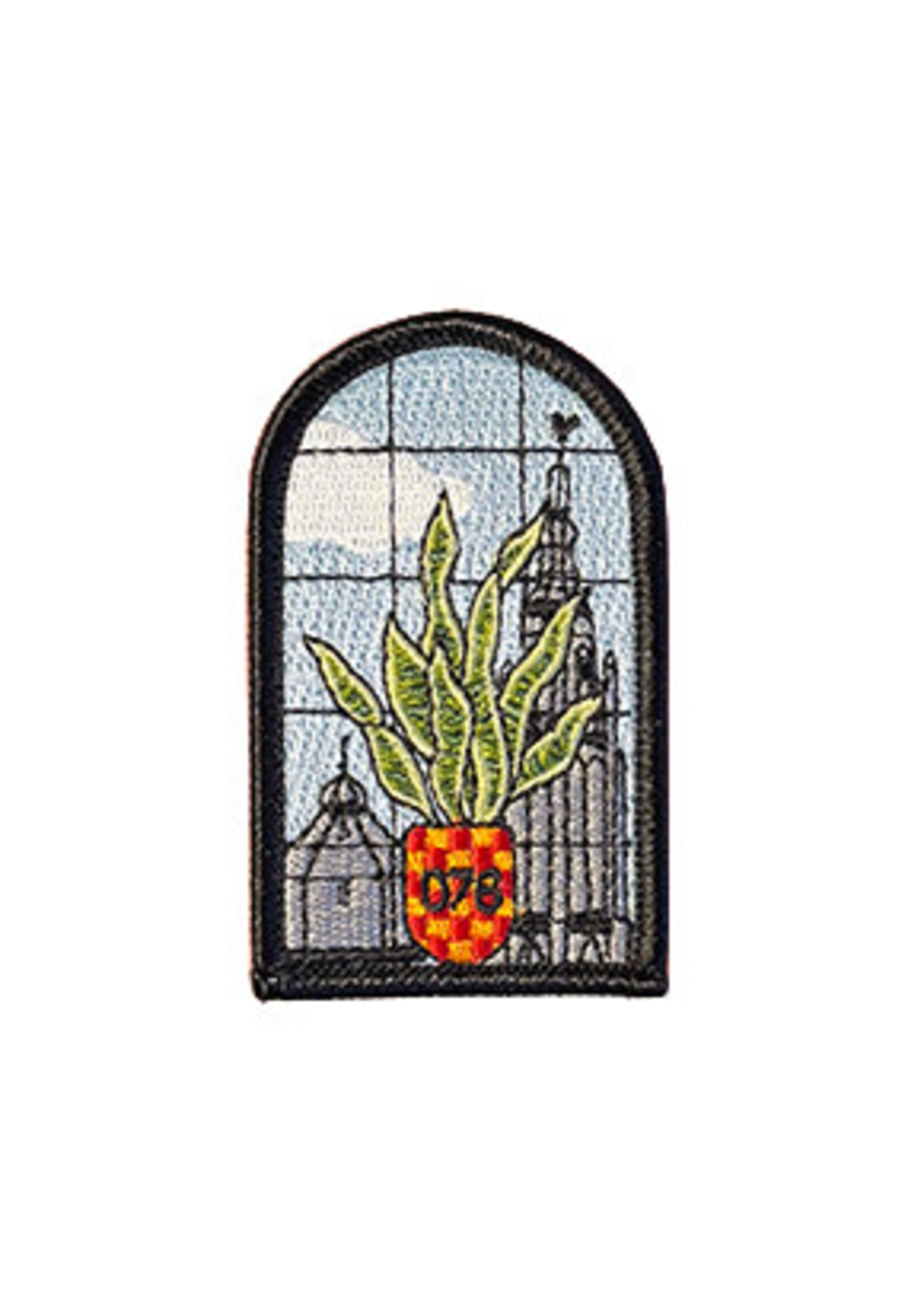 Feestkleding Breda Embleem Sanseveria in het raam EMB-126