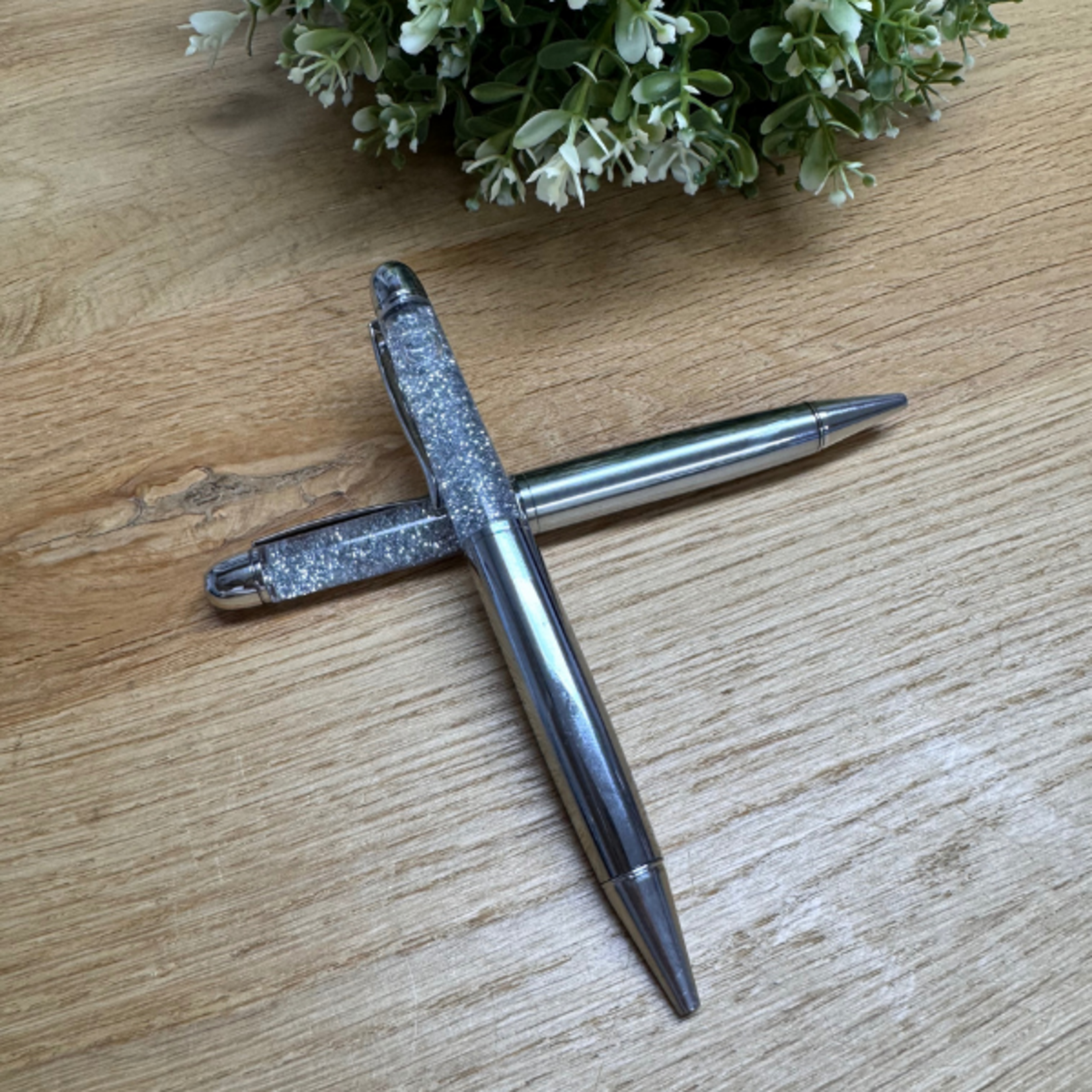 Silver Glitter Pen – smooth writing with a stylish touch