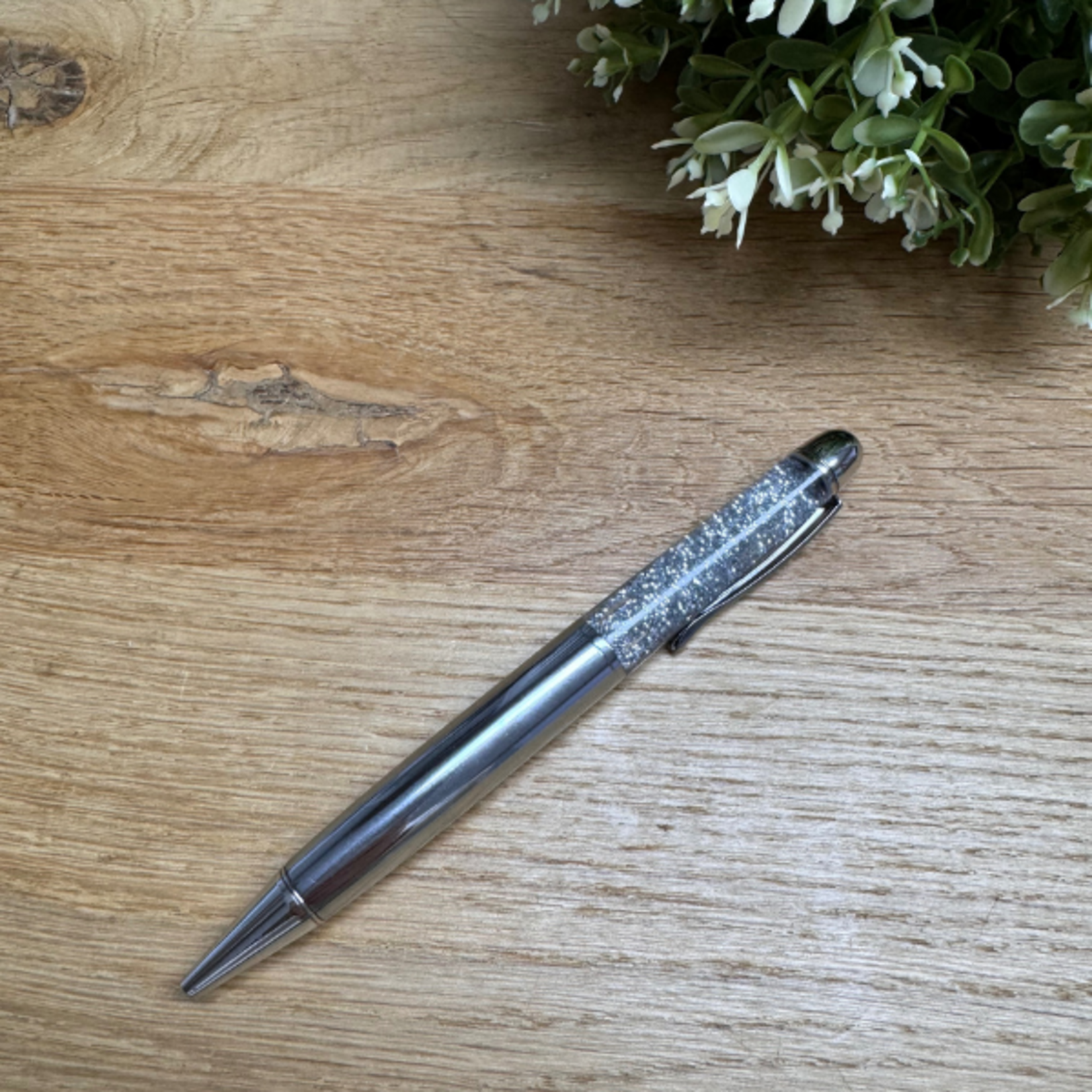 Silver Glitter Pen – smooth writing with a stylish touch
