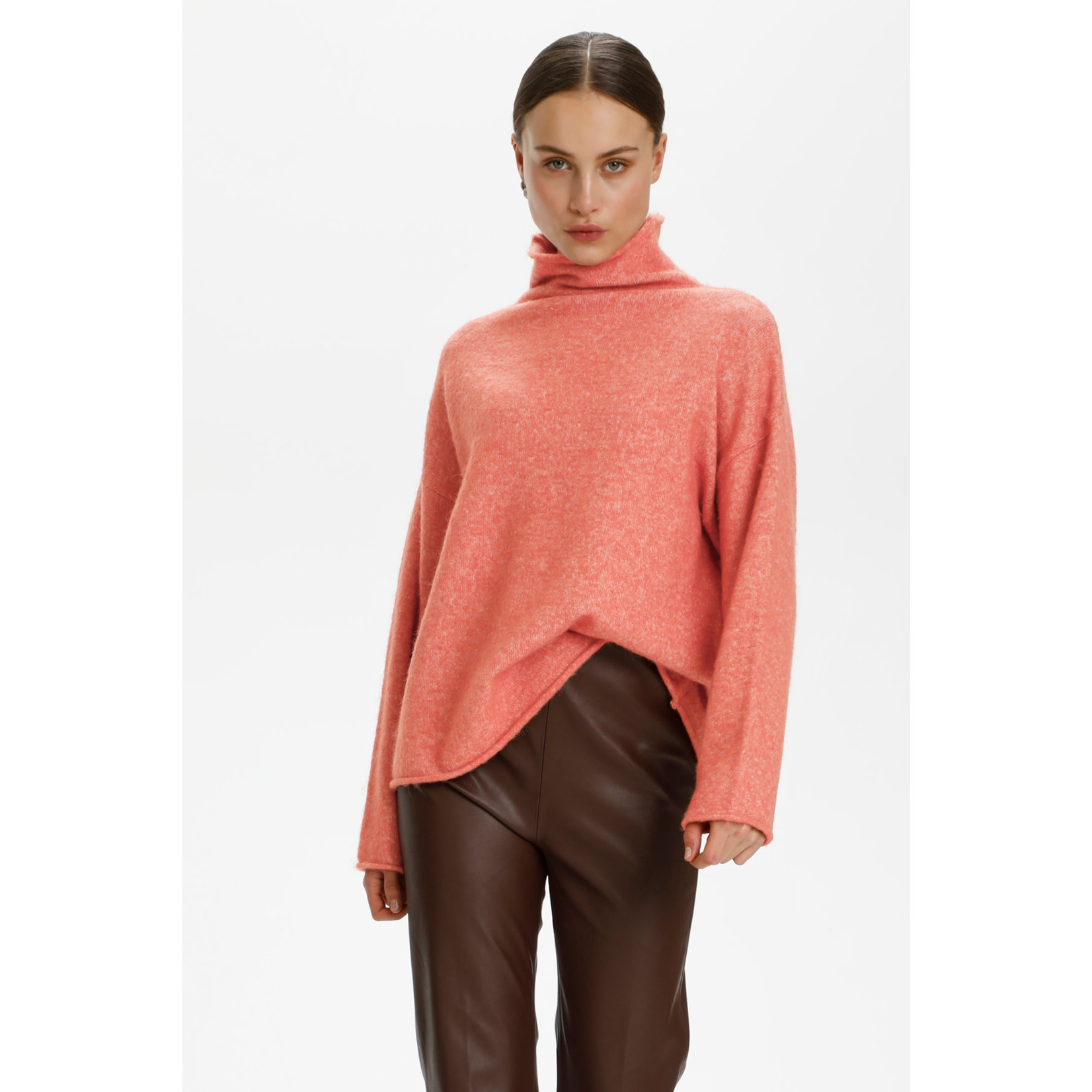 Soaked In Luxury SLmiya pullover Apricot