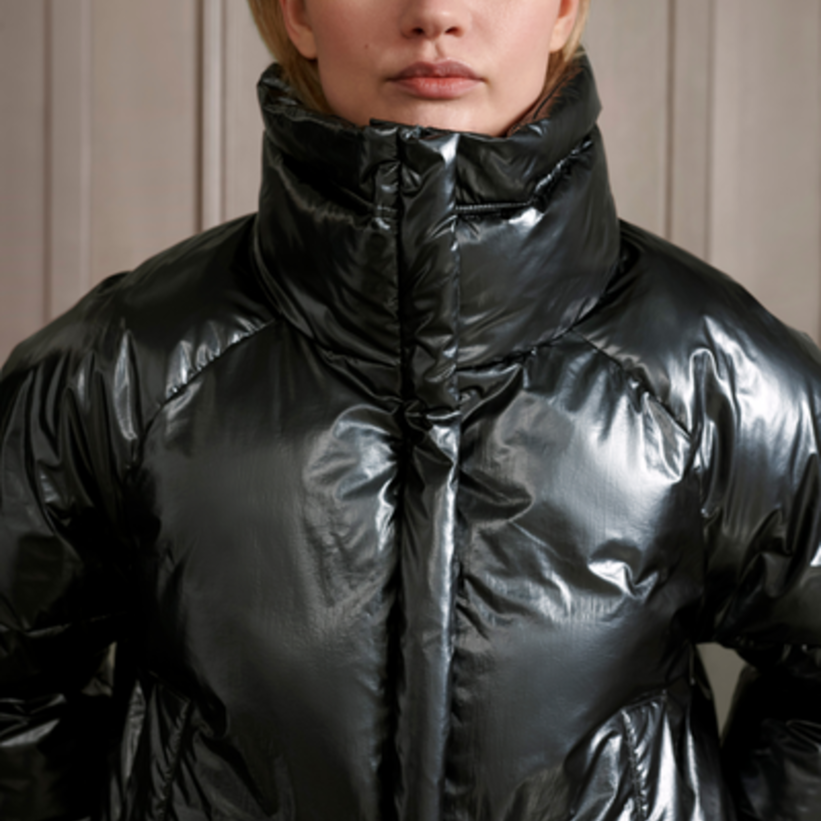 YAYA Oversized Puffer Jacket Met Metallic Glans.