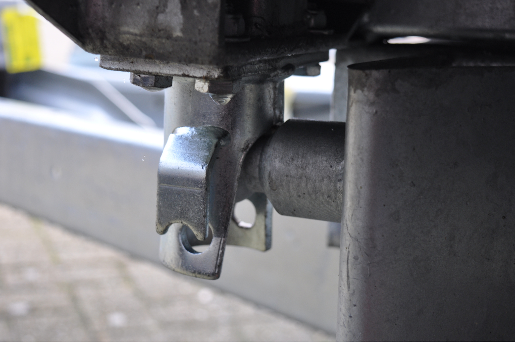 Kugelhalter hinten rechts & vorne links