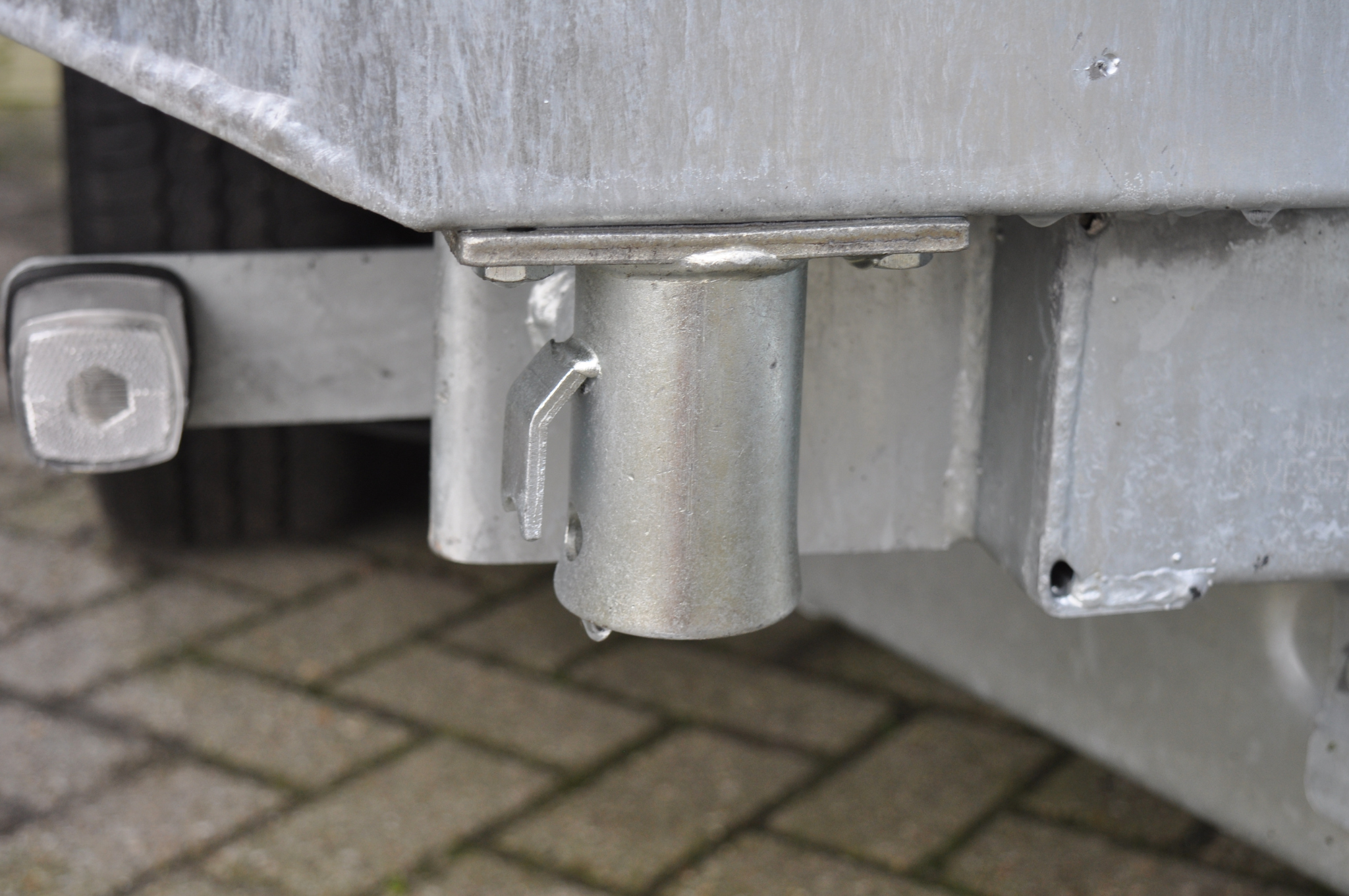 Kugelhalter vorne rechts & hinten links