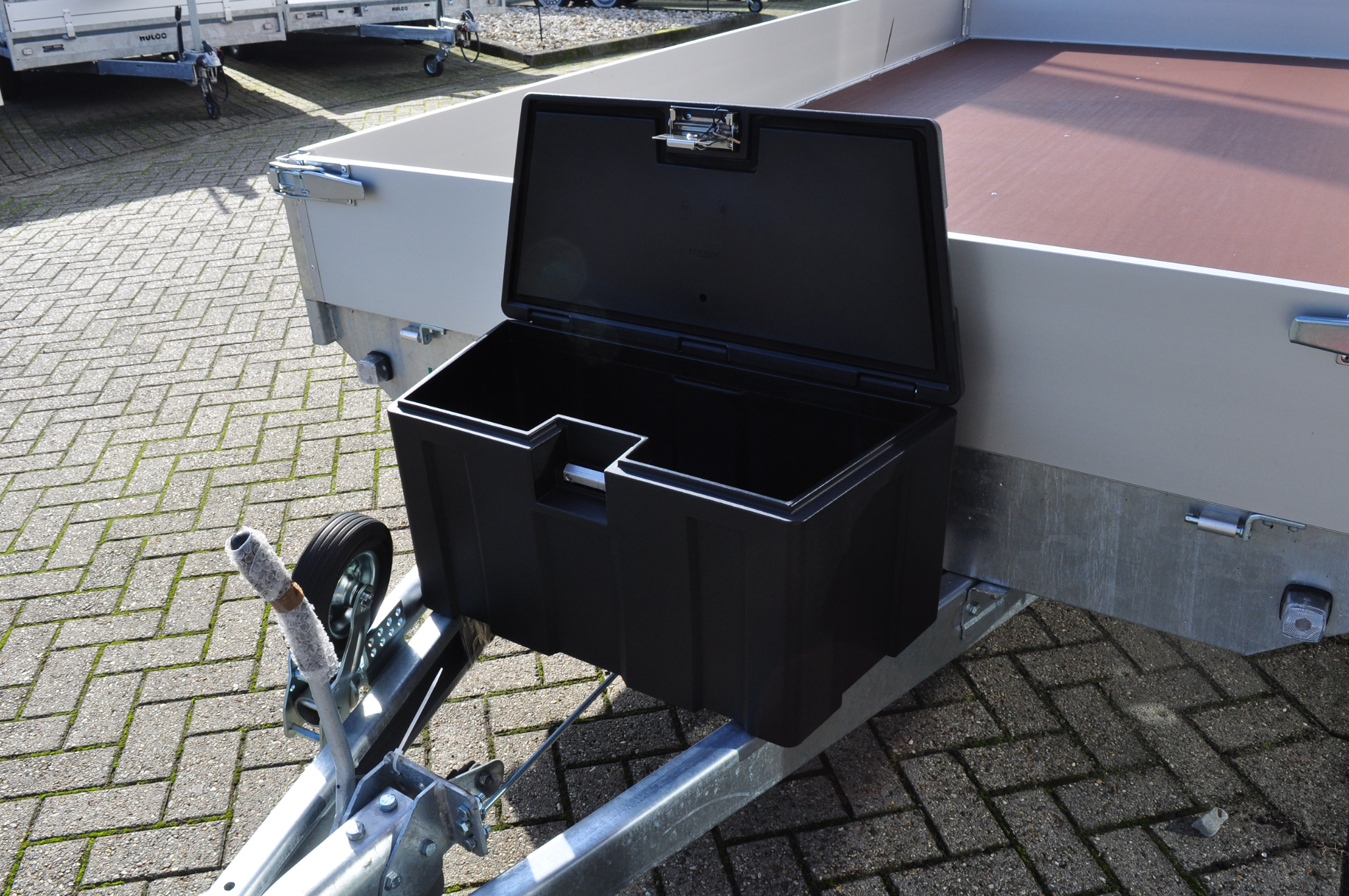 AL-KO profi V-box Aufbau Deichselkasten/Werkzeugkasten 766/639x360x375 mm