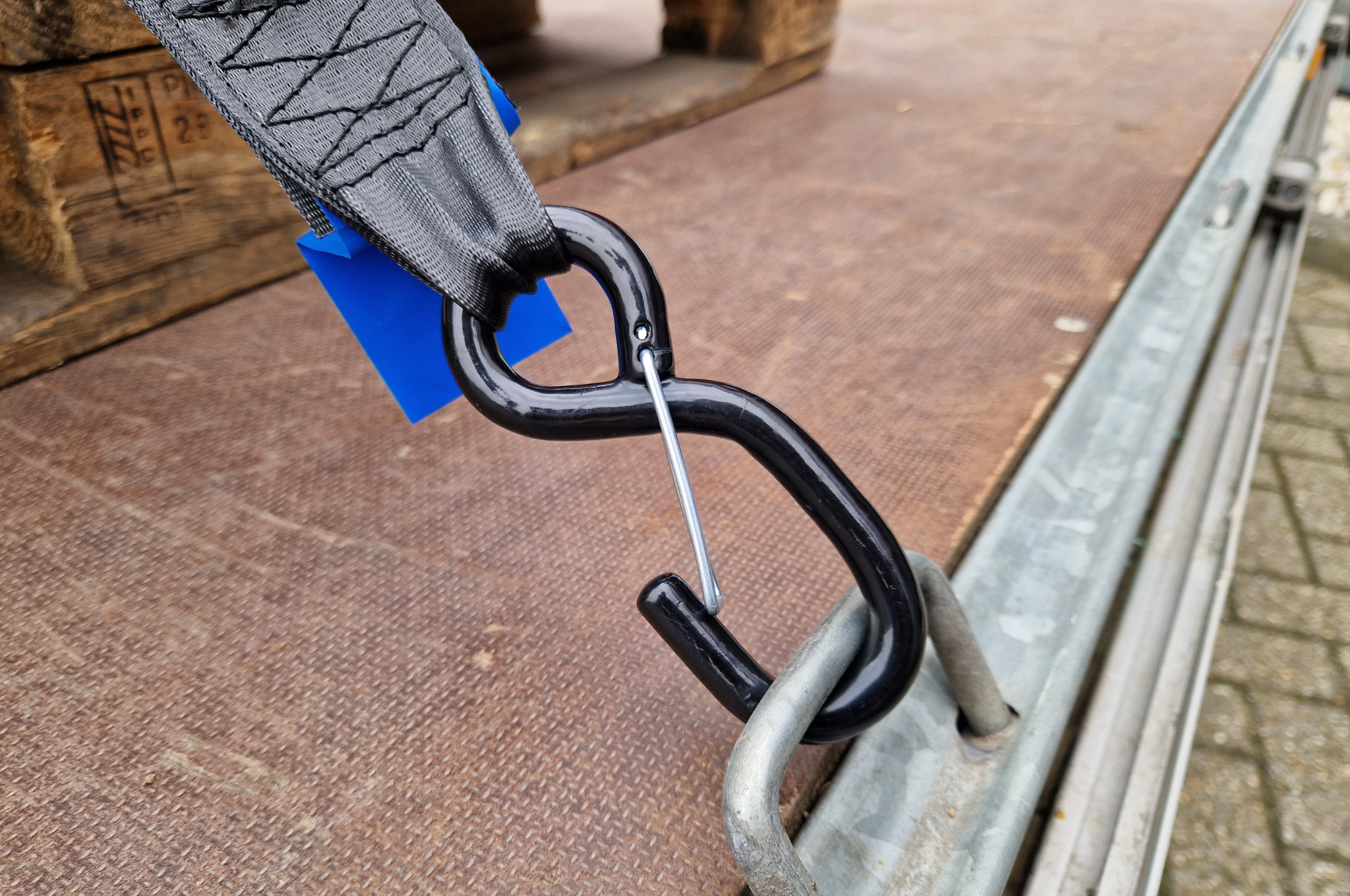 Automatisch aufrollender Spanngurt 180x5 cm - mit S-Haken und Sicherungsfeder - 1500 kg - Set mit 2 Stück