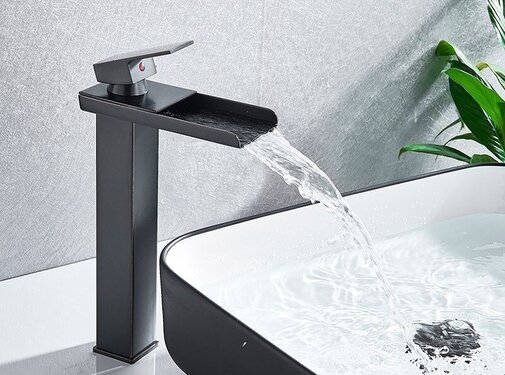 VALISA Verhoogde Design Wastafelmengkraan Waterval Uitloop Zwart D