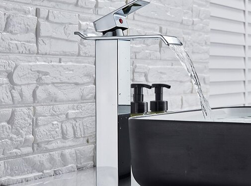 VALISA Verhoogde Design Wastafelkraan Waterval Uitloop Chroom A