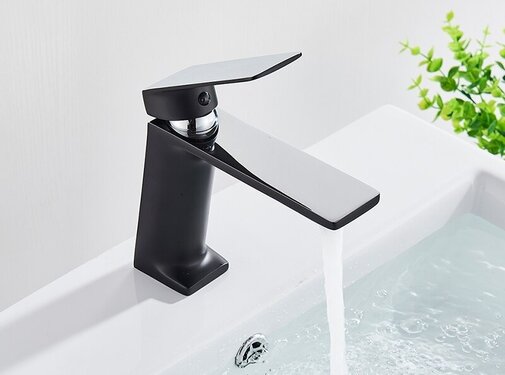 VALISA Strak model wastafel mengkraan zwart met chroom